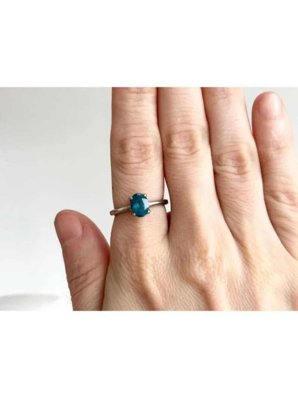 Kyanite Oval Cut Gemstone Minimalist Sterling Silver 925 Vintage Ring - sz 7.5